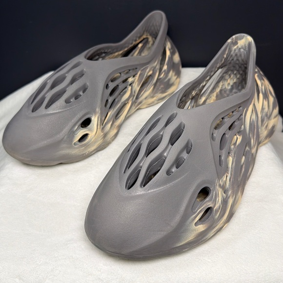 Adidas Yeezy Foam Runner ‘MXT Moon Grey’ – Style GV7904 – Men’s Size 12 – Used - Picture 4 of 15